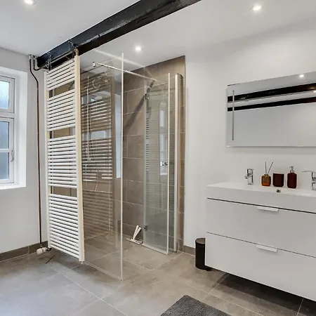 Stunning In With Kitchen