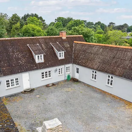 Stunning In With Kitchen